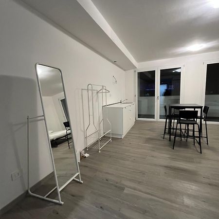 רומא Alessandrino Apartment מראה חיצוני תמונה